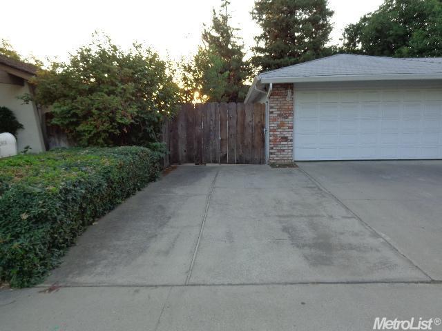 1305 Kara Ln, Modesto, CA 95355 photo 3