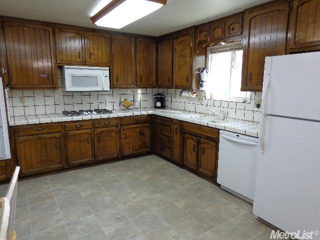 1305 Kara Ln, Modesto, CA 95355 photo 6