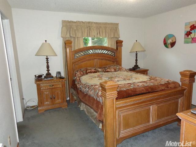1305 Kara Ln, Modesto, CA 95355 photo 14