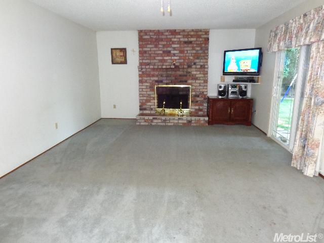 1305 Kara Ln, Modesto, CA 95355 photo 8