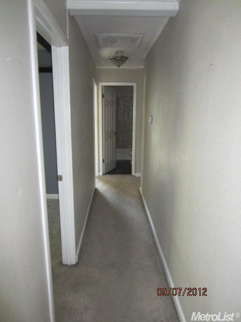 3821 Horton Ln, Carmichael, CA 95608 photo 8