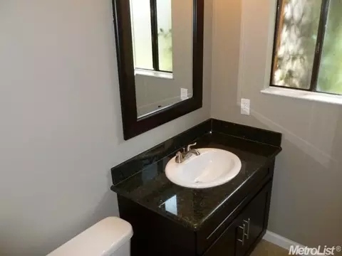 1265 Windsor Pl, Manteca, CA 95336 photo 9