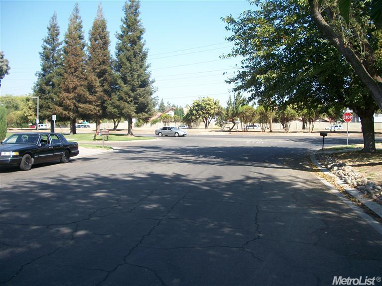 1528 Brannon Ave, Modesto, CA 95350 photo 3