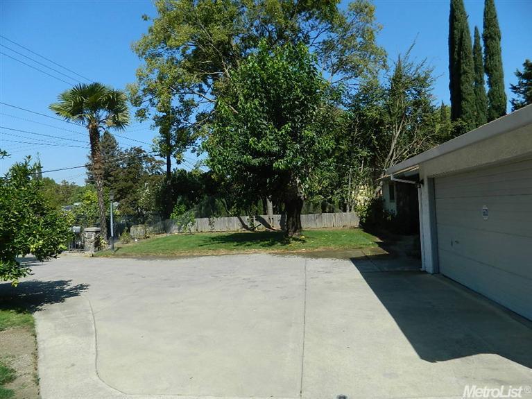 3824 Delaware Ave, Carmichael, CA 95608 photo 3