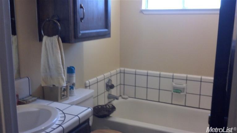 1221 Mcguire Dr, Modesto, CA 95355 photo 9