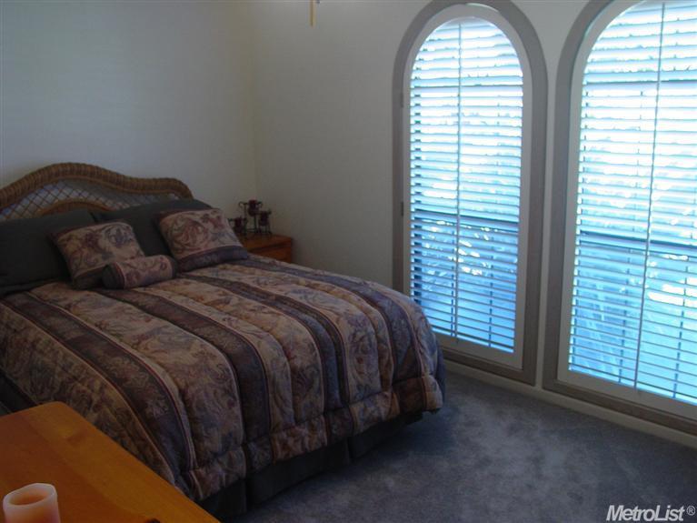 916 Bogarin Ln, Ripon, CA 95366 photo 9