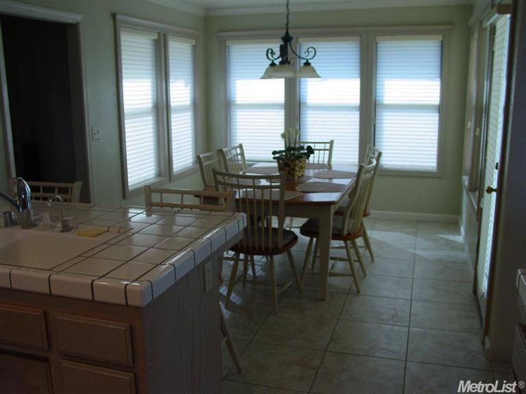 916 Bogarin Ln, Ripon, CA 95366 photo 3