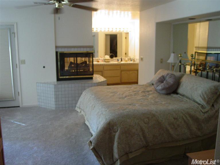 916 Bogarin Ln, Ripon, CA 95366 photo 10