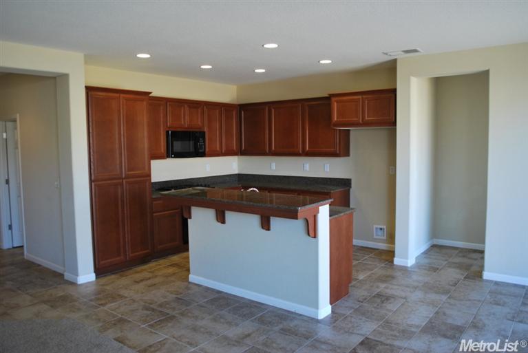 1353 Camilla St, Manteca, CA 95337 photo 3