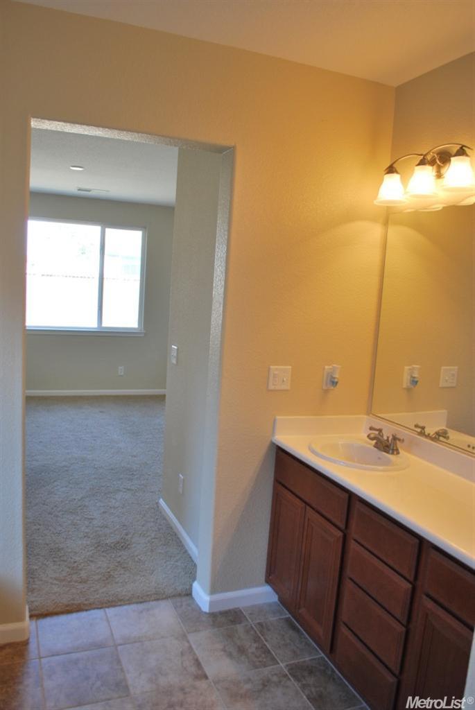 1353 Camilla St, Manteca, CA 95337 photo 8
