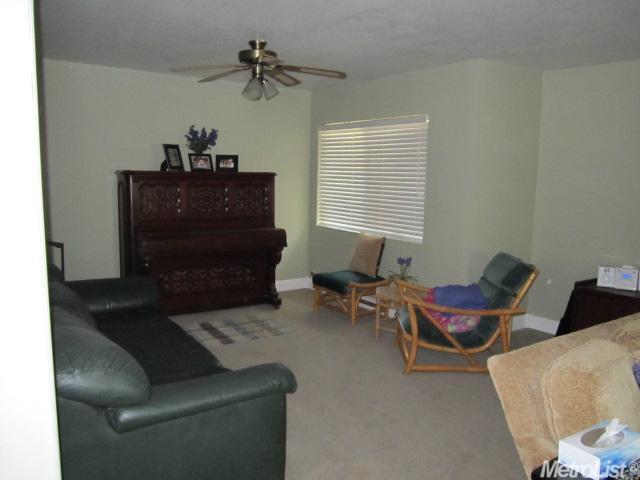 519 Castle St, Modesto, CA 95350 photo 3