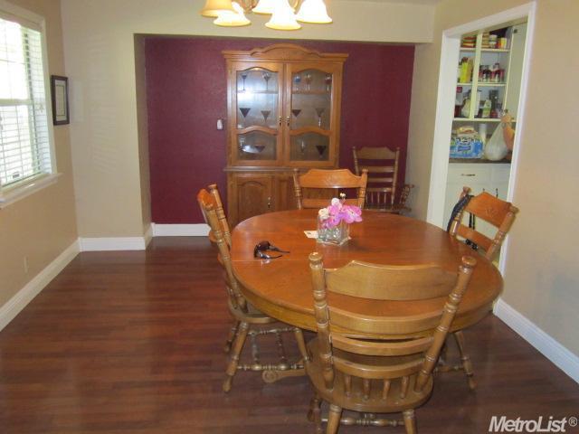 519 Castle St, Modesto, CA 95350 photo 5