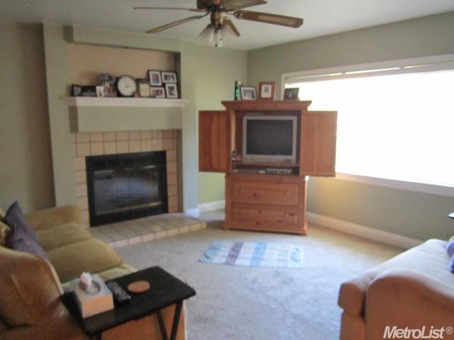 519 Castle St, Modesto, CA 95350 photo 4
