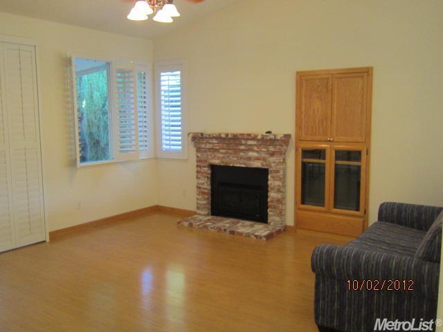 8341 Falcon View Dr, Antelope, CA 95843 photo 4
