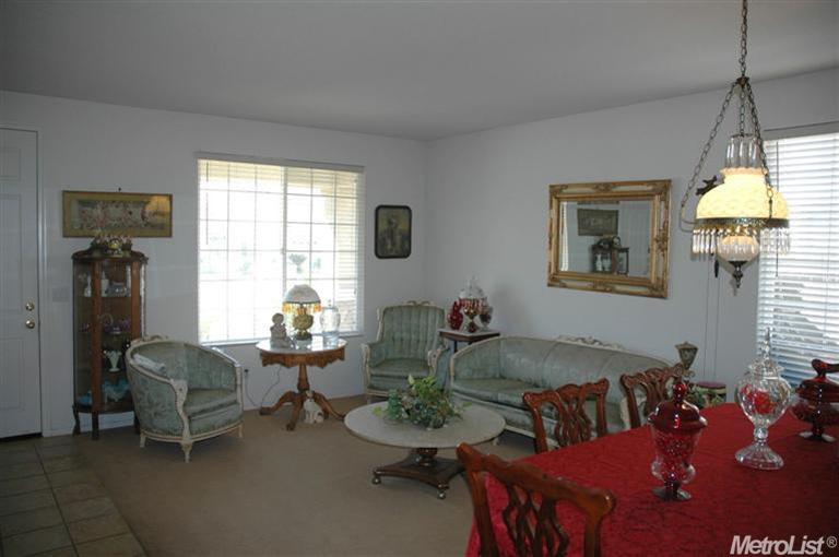 1987 Nehemiah Dr, Manteca, CA 95336 photo 2