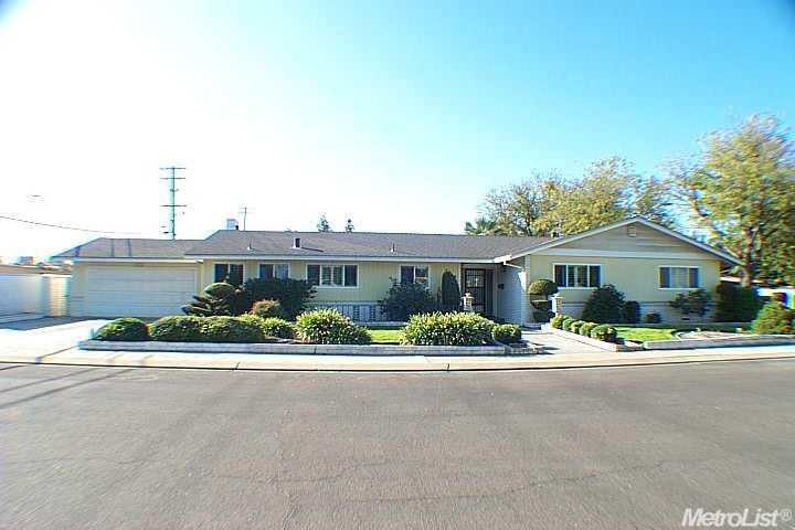 216 Northgate Dr, Modesto, CA 95350 photo 1