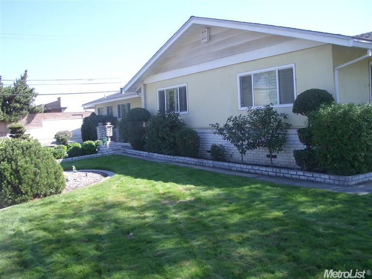 216 Northgate Dr, Modesto, CA 95350 photo 2