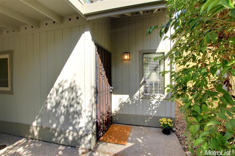 1111 Pamplona Ave, Davis, CA 95616 photo 2