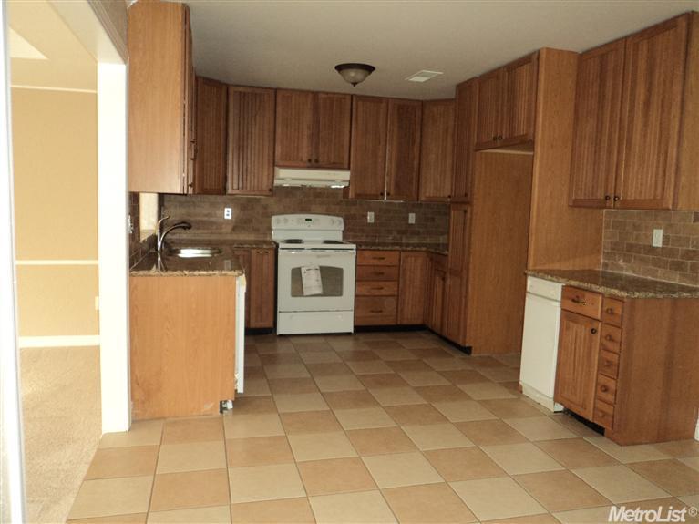 2029 Mather Dr, Modesto, CA 95350 photo 2
