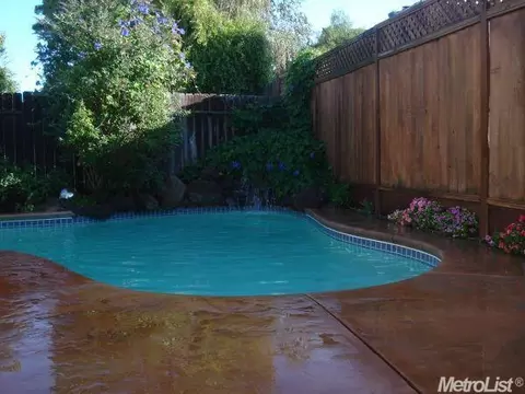 716 Chadburn Ct, Modesto, CA 95357 photo 2