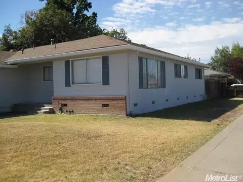 415 Shasta Dr, Lodi, CA 95242 photo 2