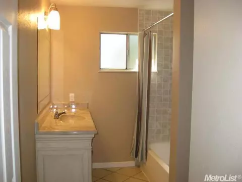 415 Shasta Dr, Lodi, CA 95242 photo 12