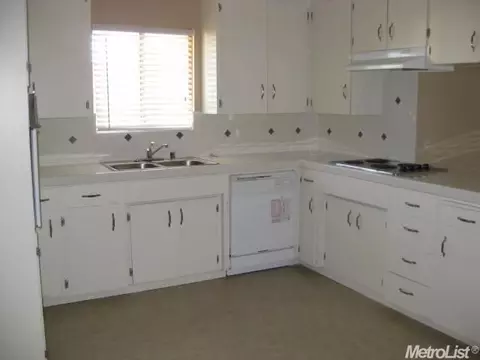 415 Shasta Dr, Lodi, CA 95242 photo 8