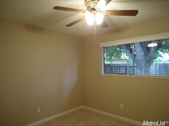 1420 Overholtzer Dr, Modesto, CA 95355 photo 9