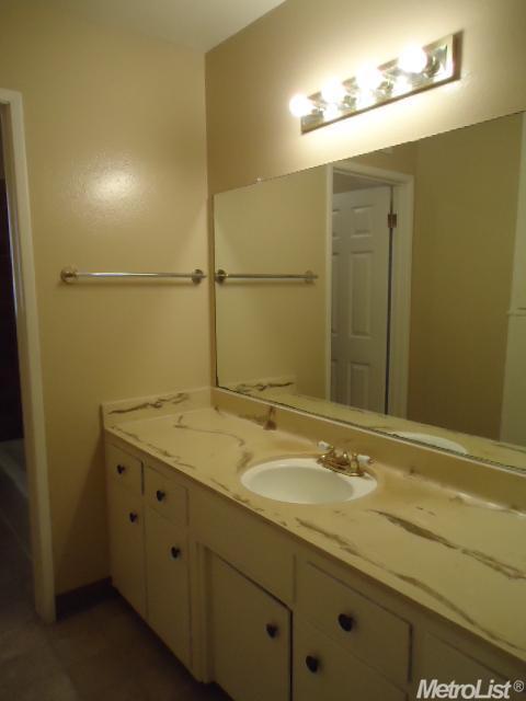 1420 Overholtzer Dr, Modesto, CA 95355 photo 11