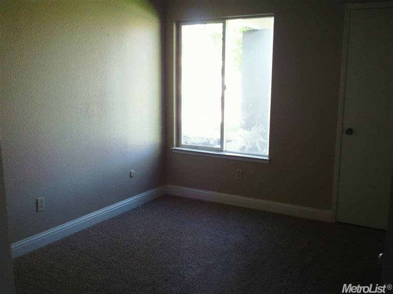 1504 E Rumble Rd, Modesto, CA 95355 photo 6