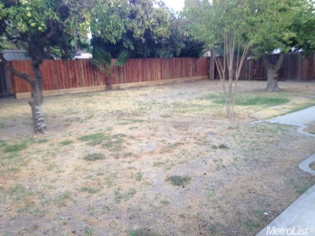 1017 Athens Ave, Modesto, CA 95350 photo 2