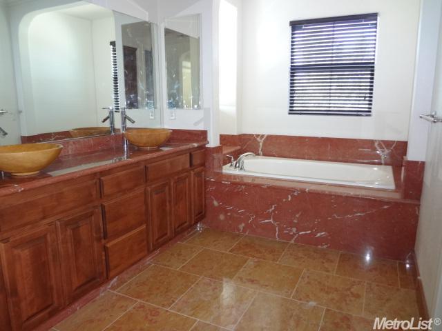 1098 Mcveigh Way, Ripon, CA 95366 photo 4