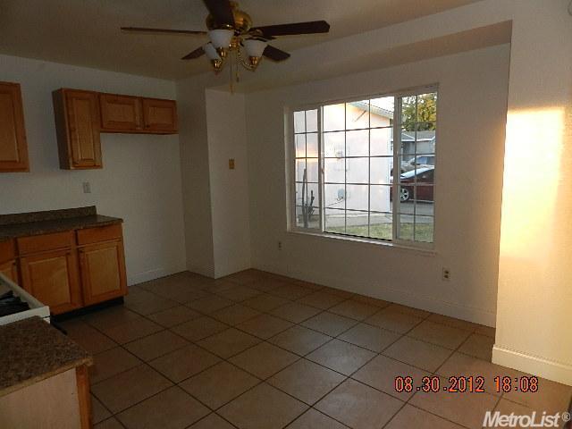 21 W Starling Ct, Merced, CA 95341 photo 3