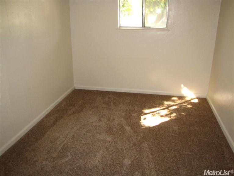 138 W Wetmore St, Manteca, CA 95337 photo 5