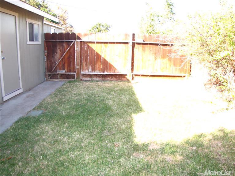 138 W Wetmore St, Manteca, CA 95337 photo 8