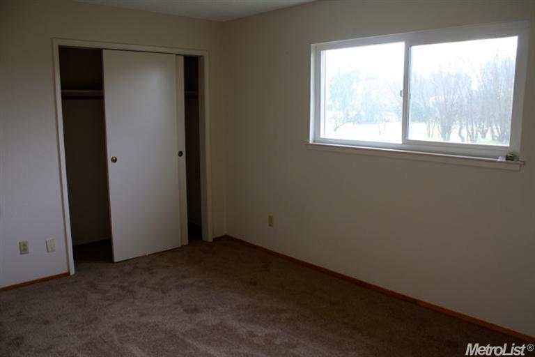 450 Emerson St, Elverta, CA 95626 photo 4