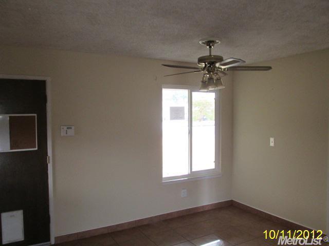 1805 Darwin Ave, Ceres, CA 95307 photo 2