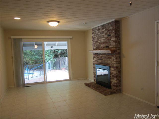 4408 Woodview St, Carmichael, CA 95608 photo 9
