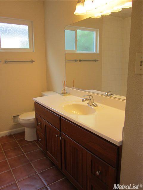 4408 Woodview St, Carmichael, CA 95608 photo 18