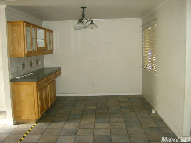 1450 Windgate Dr, Manteca, CA 95336 photo 3