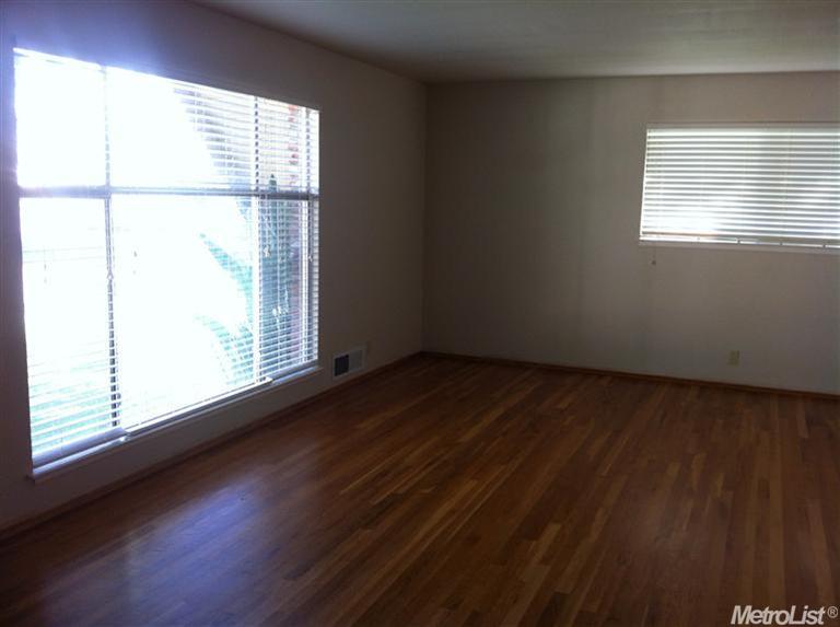 1905 Codding Dr, Modesto, CA 95350 photo 2