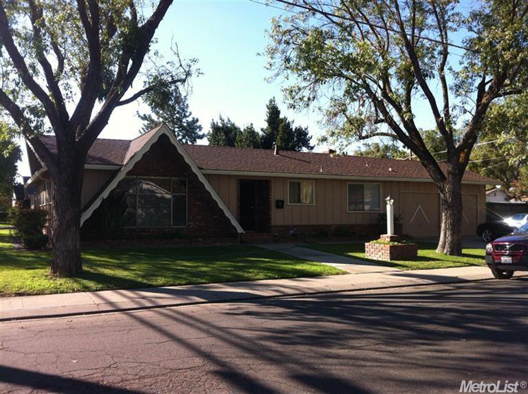 1905 Codding Dr, Modesto, CA 95350 photo 1