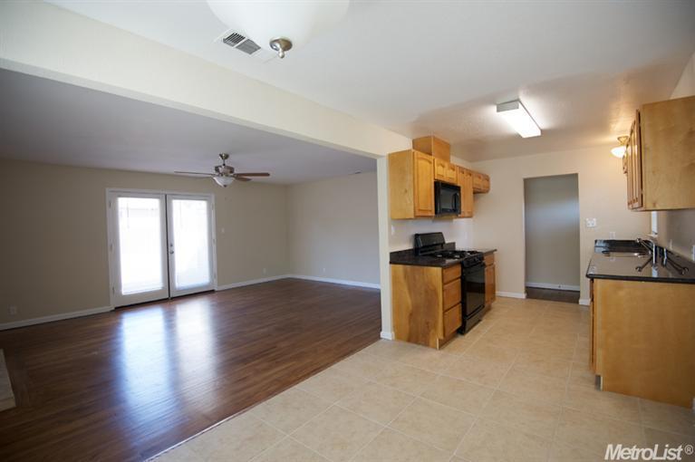 6611 Lincoln Ave, Carmichael, CA 95608 photo 2