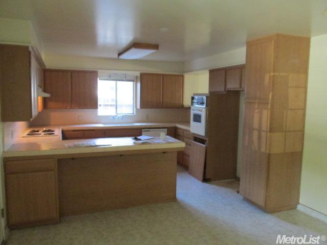 2006 Codding Dr, Modesto, CA 95350 photo 2