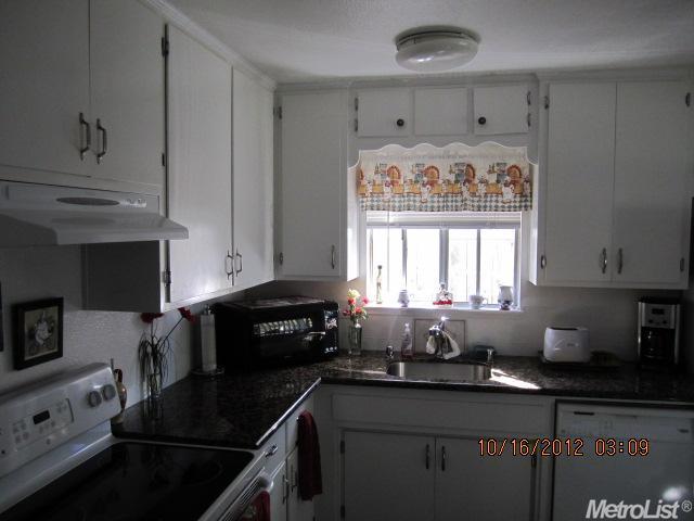 1404 Elm Ave, Modesto, CA 95351 photo 3