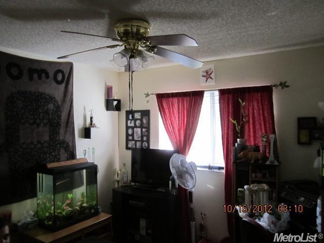 1404 Elm Ave, Modesto, CA 95351 photo 4