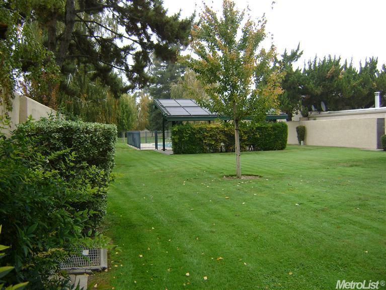 810 Murphy Dr, Turlock, CA 95380 photo 2