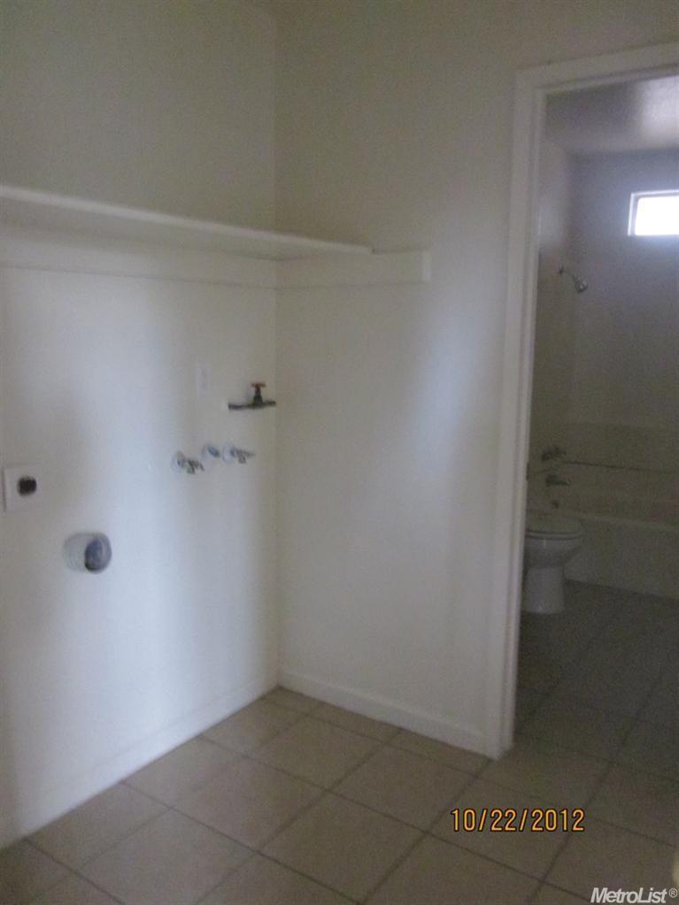 8809 Laird St, Patterson, CA 95363 photo 10