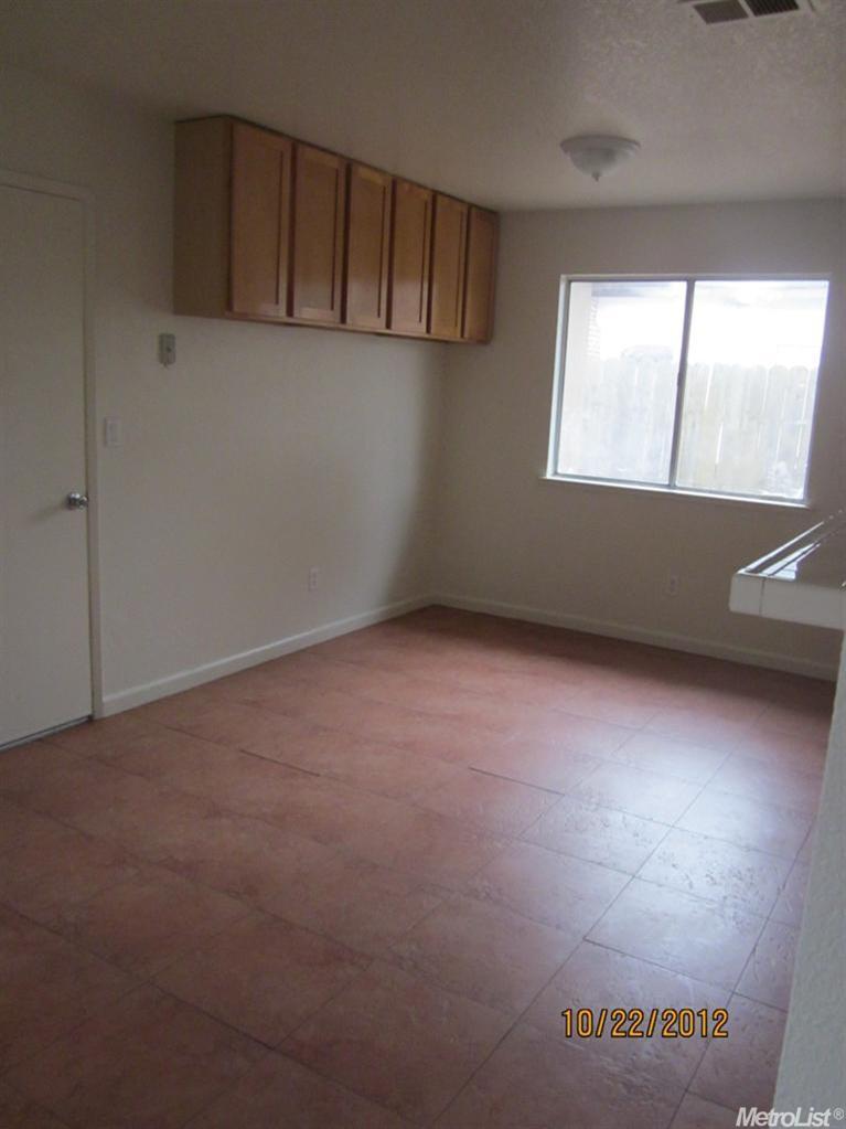 8809 Laird St, Patterson, CA 95363 photo 8