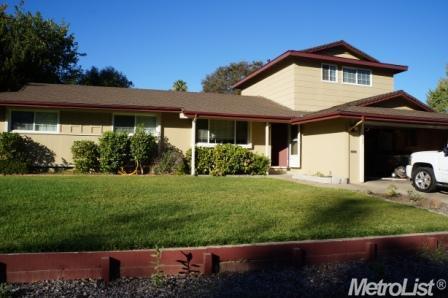 5809 Parkoaks Dr, Carmichael, CA 95608 photo 1